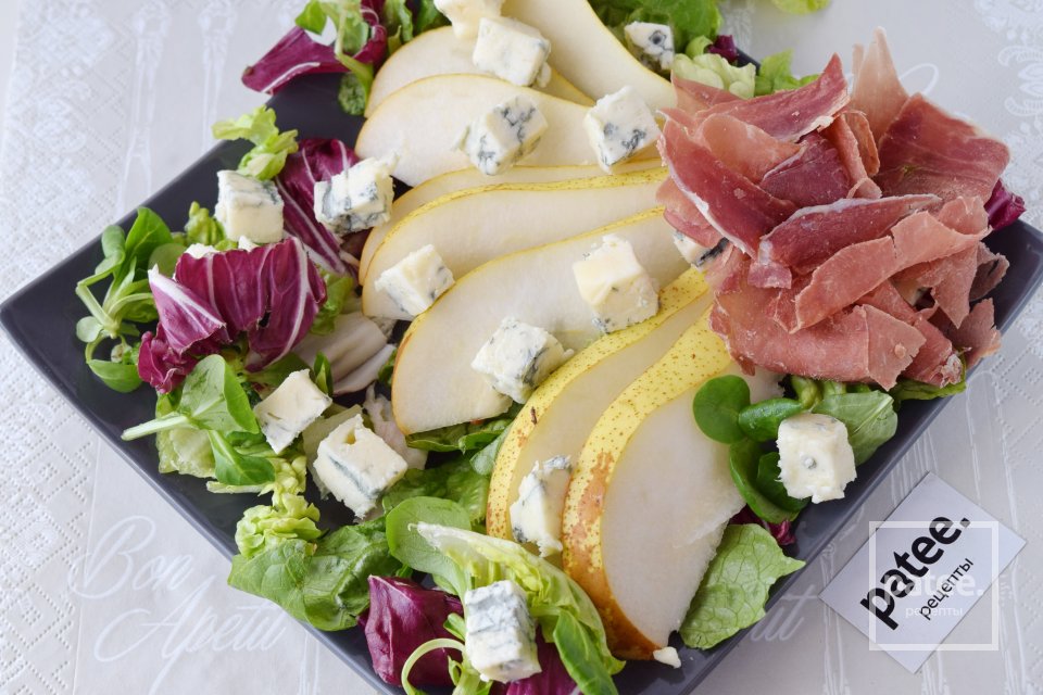 Каталонский салат с грушей, горгондзолой и прошутто - Шаг 7