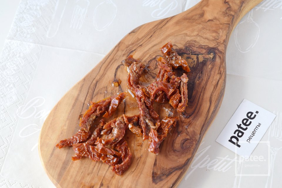 Каталонский салат с грушей, горгондзолой и прошутто - Шаг 8