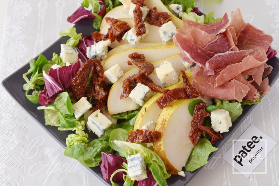 Каталонский салат с грушей, горгондзолой и прошутто - Шаг 9