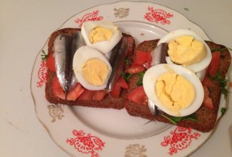 Закуска с анчоусами