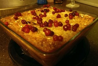 Овсяный пирог с бананом и клюквой