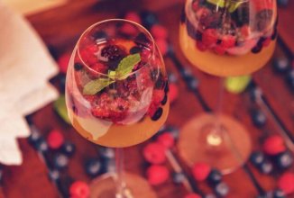 Освежающее желе с Просекко и ягодами