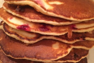 Панкейки со смородиной