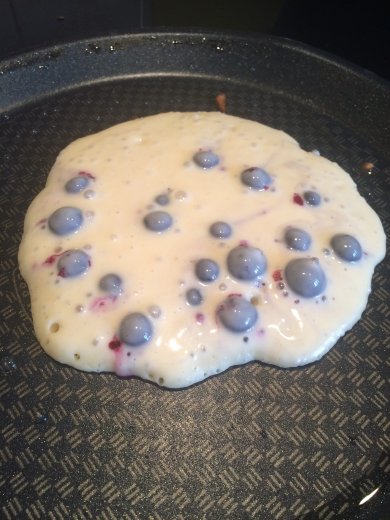 Панкейки со смородиной - Шаг 6