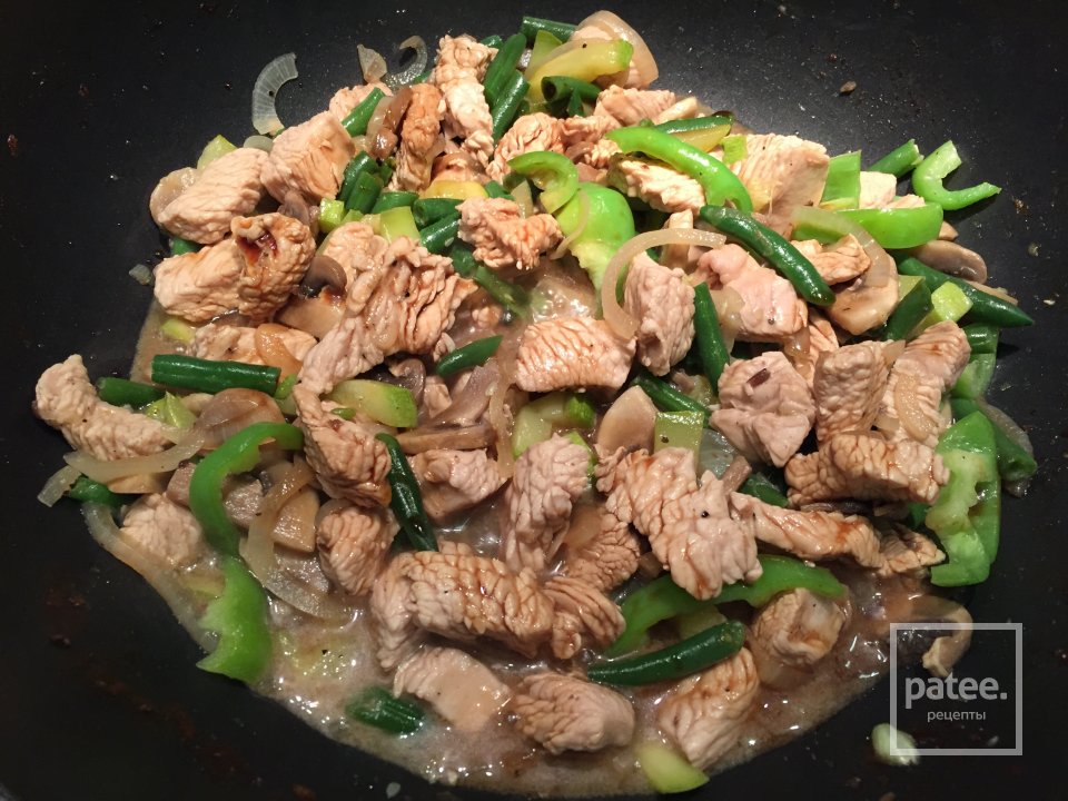 Индейка с овощами в соусе - Шаг 7