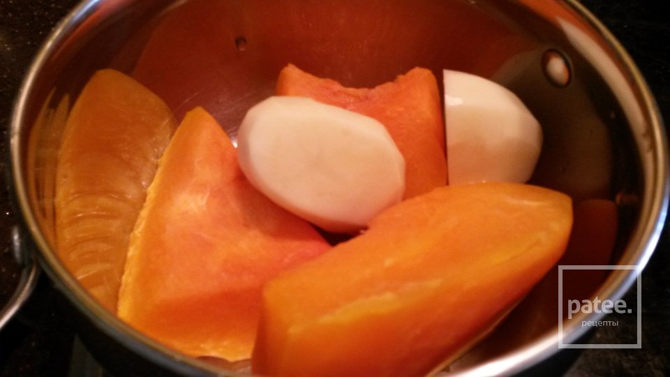 Тыквенный суп-пюре с копченостями - Шаг 1