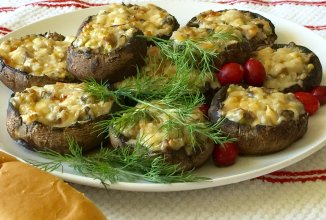 Фаршированные шампиньоны.