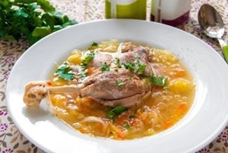 Кислые щи с уткой