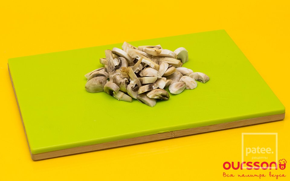 Свинина, обжареная в шампиньонах со сливками - Шаг 3