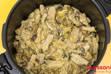 Свинина, обжареная в шампиньонах со сливками - приготовление