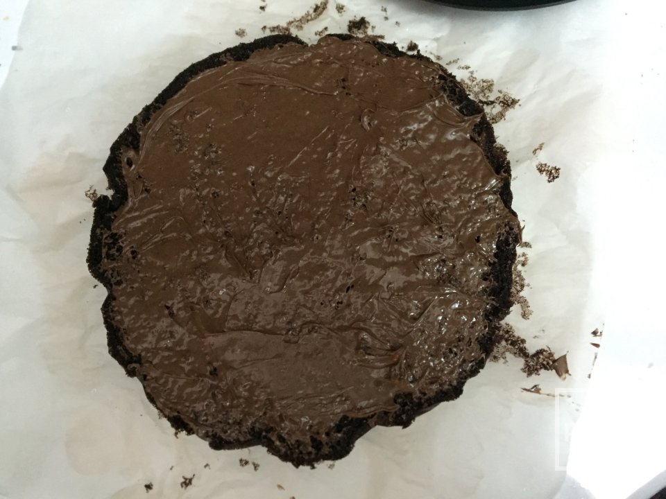 Шоколадный торт с нутеллой и бананами в глазури - Шаг 2