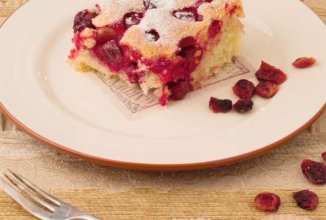 Нарезной вишневый пирог