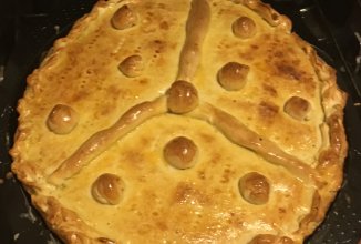 Пирог с грибами и плавленным сыром