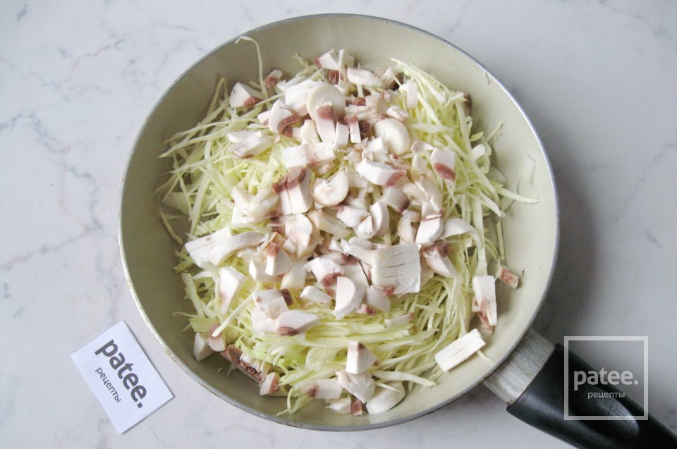 Вареники с капустой и грибами - Шаг 4