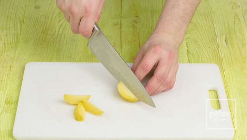 Глазунья из перепелиных яиц с куриным филе и картофелем - Шаг 3