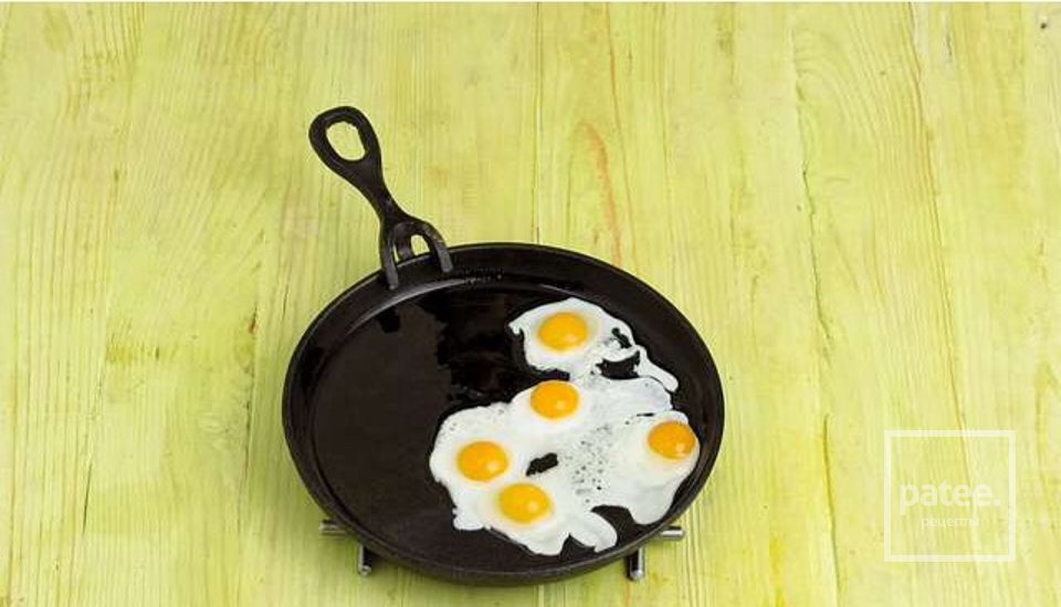 Глазунья из перепелиных яиц с куриным филе и картофелем - Шаг 7