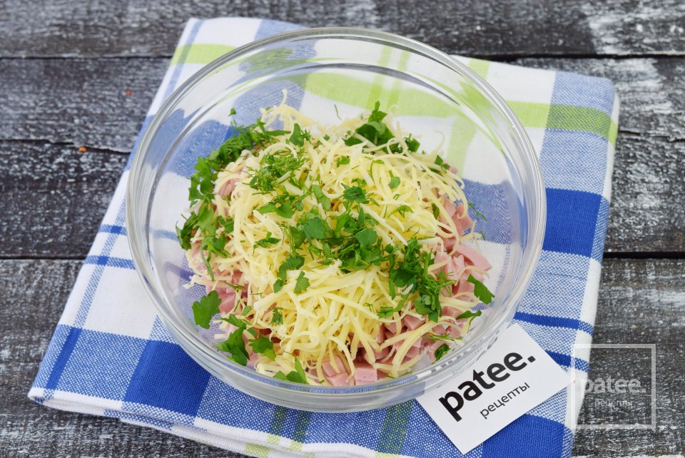 Пирожки с колбасой и сыром - Шаг 4