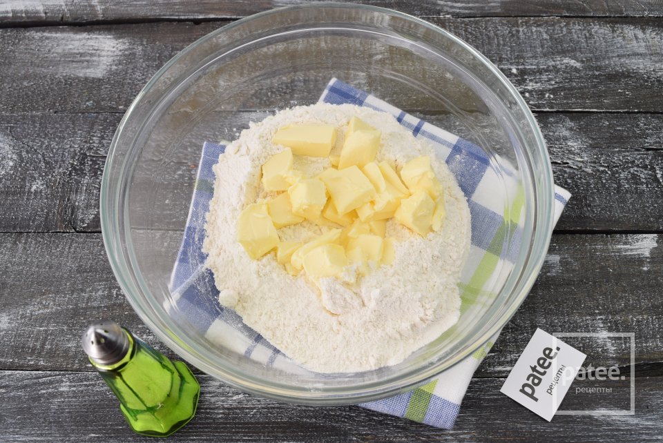 Пирожки с колбасой и сыром - Шаг 5