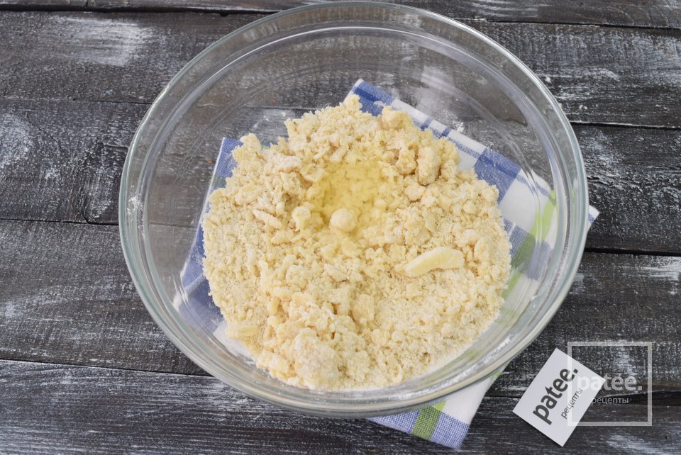 Пирожки с колбасой и сыром - Шаг 6