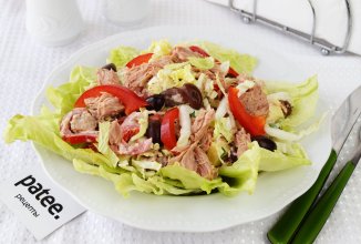 Салат с пекинской капустой и рыбной консервой