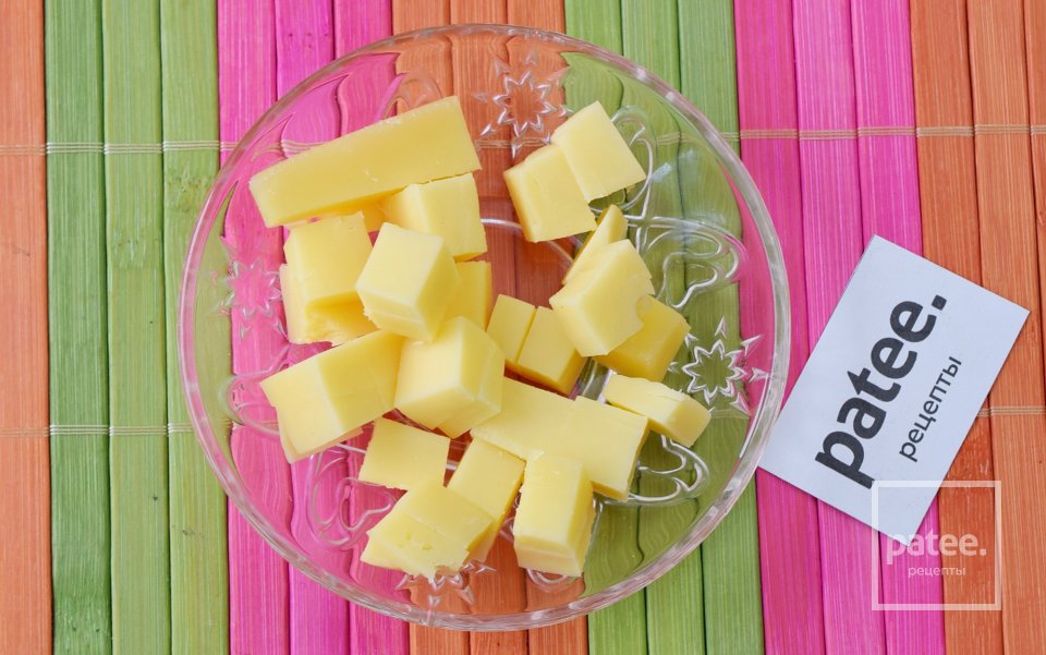 Салат с пекинской капустой и рыбной консервой - Шаг 5