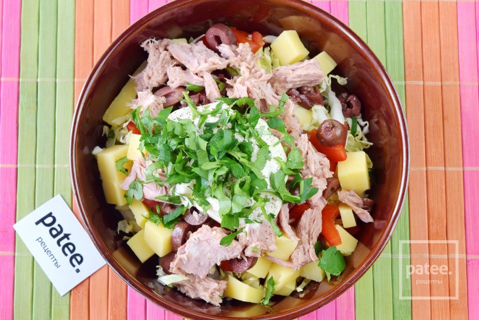 Салат с пекинской капустой и рыбной консервой - Шаг 11