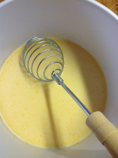 Бисквитный рулет к дню Влюблённых - Шаг 2