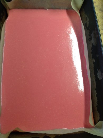 Бисквитный рулет к дню Влюблённых - Шаг 4