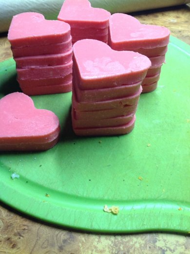 Бисквитный рулет к дню Влюблённых - Шаг 7