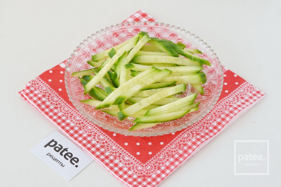 Салат из морской капусты с зеленым горошком - Шаг 6