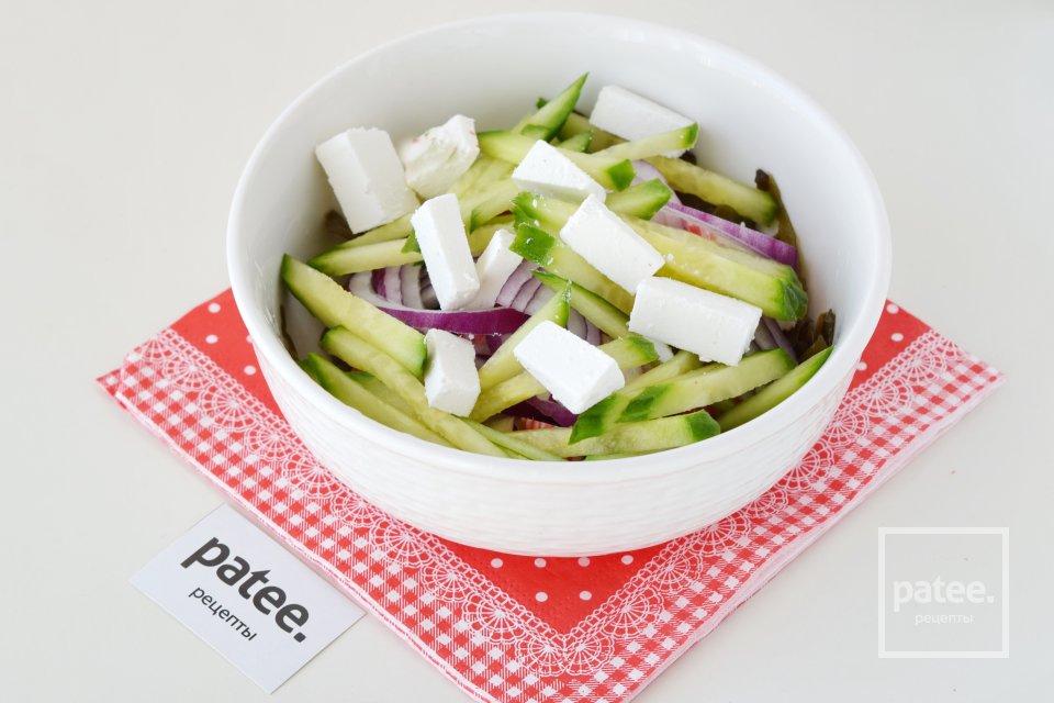 Салат из морской капусты с зеленым горошком - Шаг 9