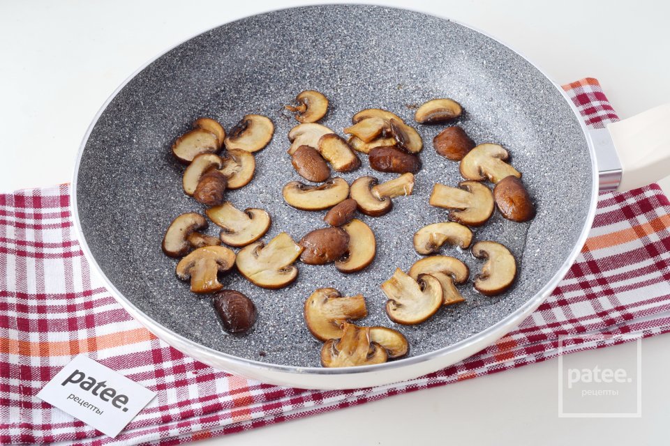 Жареный картофель с шампиньонами - Шаг 6