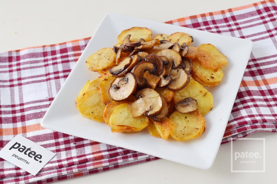 Жареный картофель с шампиньонами - Шаг 7