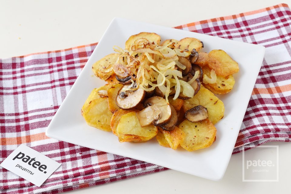 Жареный картофель с шампиньонами - Шаг 10