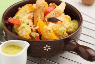 Теплый салат из птицы с мандаринами