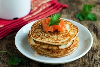 Гречневые блинчики с сёмгой