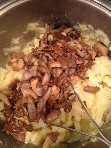 Вегетарианские котлетки с вешенками - Шаг 4