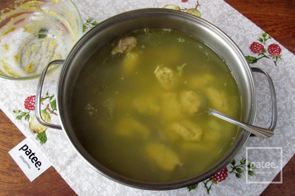 Суп из говядины и клёцками с укропом - Шаг 16