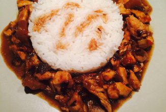 Курица с ананасами