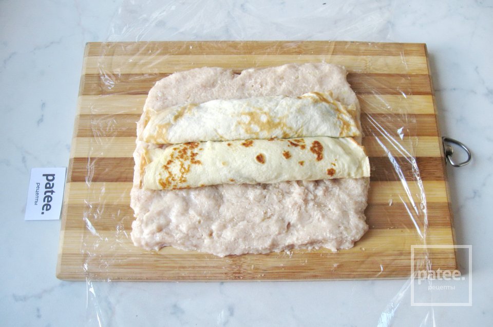 Куриный рулет с блинами - Шаг 13