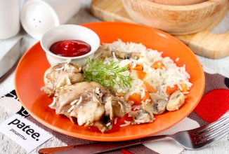 Кролик с грибами и рисом в мультиварке