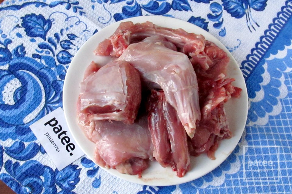 Кролик с грибами и рисом в мультиварке - Шаг 2