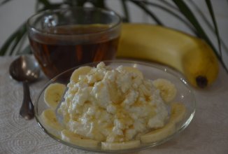 Творожно-банановый десерт для завтрака