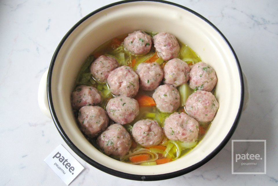 Картофельный суп-пюре с чесночными фрикадельками - Шаг 14