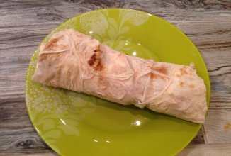 Фалафель с тахинным соусом в лаваше