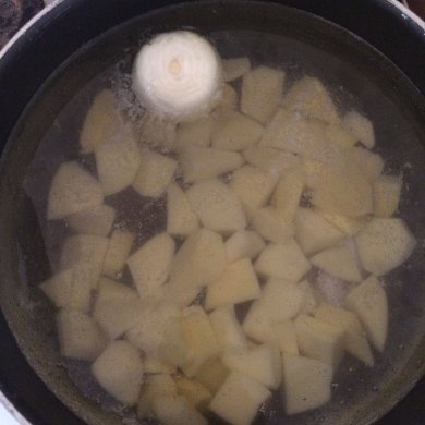 Рисовый суп с фрикадельками - Шаг 1