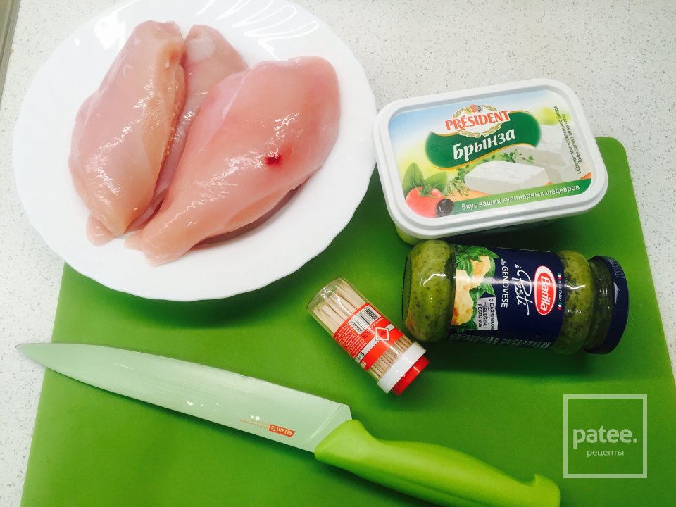 Курочка фаршированная брынзой и песто - Шаг 1