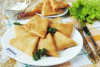 Треугольные блинчики с капустой и грибами