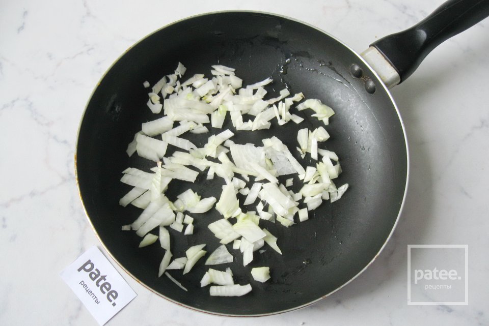 Треугольные блинчики с капустой и грибами - Шаг 2