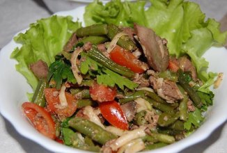 Теплый салат с куриной печенью